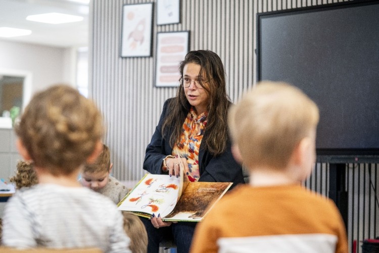 Op leesavontuur met wethouder Oelfke